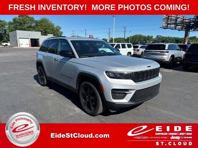 Used 2023 Jeep Grand Cherokee Altitude