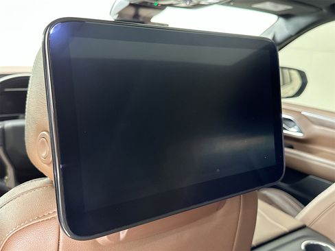 Used 2024 Chevrolet Tahoe High Country w/ Advanced Technology Package image 27