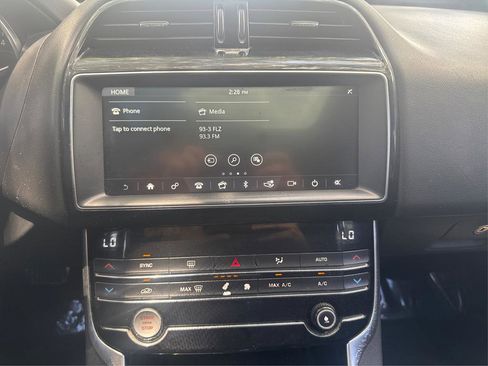 Used 2019 Jaguar XE image 14