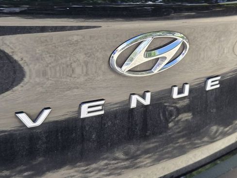 Used 2021 Hyundai Venue SEL image 9