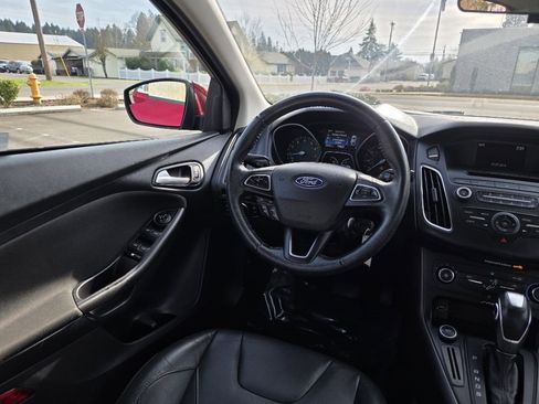 Used 2015 Ford Focus SE w/ Equipment Group 201A image 10