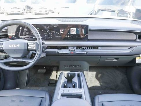 New 2026 Kia EV9 Wind image 5