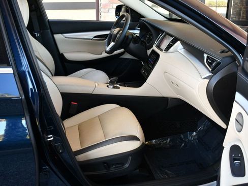 Used 2019 INFINITI QX50 Essential w/ Premium Heat Package image 48