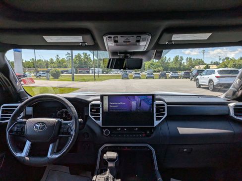 Used 2025 Toyota Tundra Platinum AWD/4WD image 27