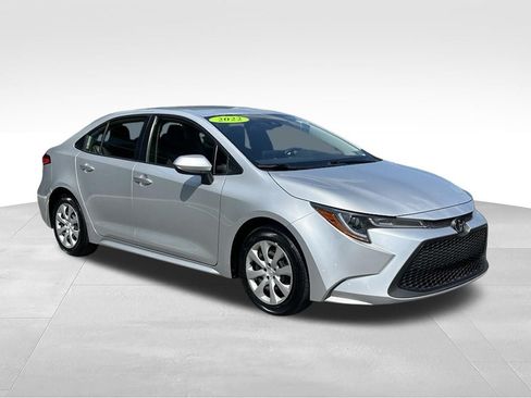 Used 2022 Toyota Corolla LE FWD image 1