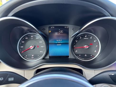 Used 2022 Mercedes-Benz GLC 300 image 21