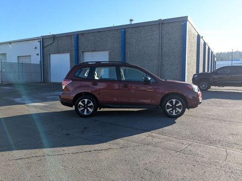 Used 2018 Subaru Forester 2.5i w/ Alloy Wheel Package image 4