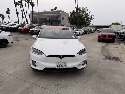 Used 2018 Tesla Model X 100D image 8