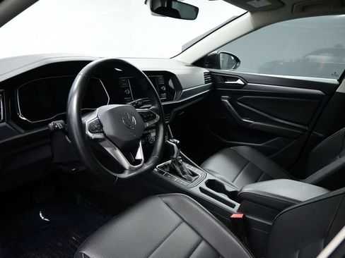 Used 2024 Volkswagen Jetta SE FWD image 8