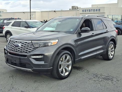 Certified 2020 Ford Explorer Platinum w/ Premium Technology Package image 3