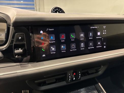 Used 2025 Porsche Cayenne GTS image 23