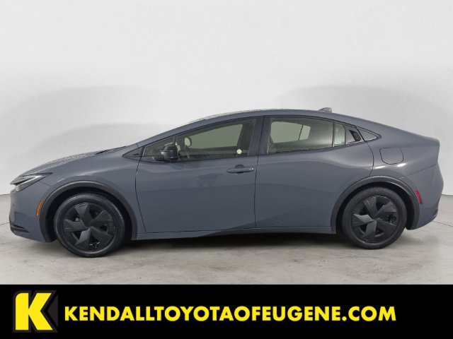 Used 2025 Toyota Prius LE FWD image 8