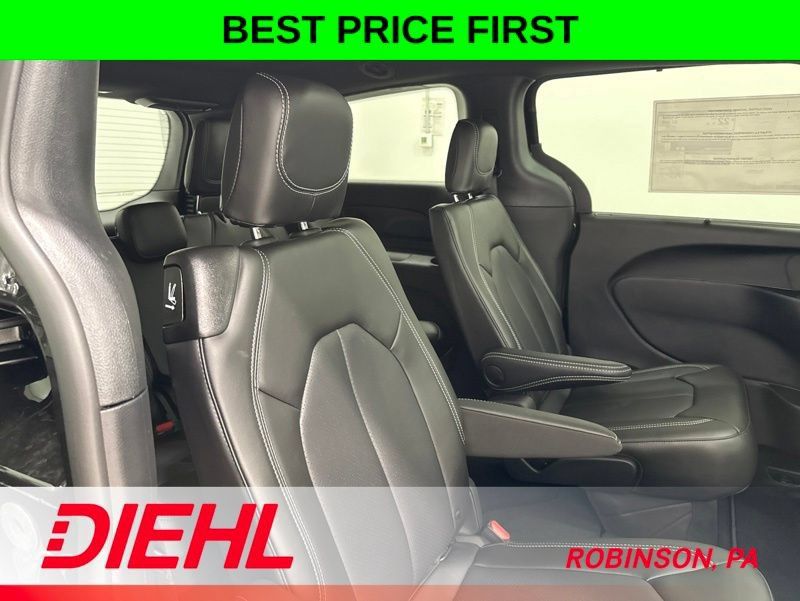 New 2027 Chrysler Pacifica Select w/ Family Tech Group FWD image 13