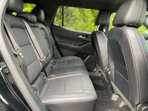 Used 2025 Chevrolet Equinox LT w/ Convenience Package II image 23