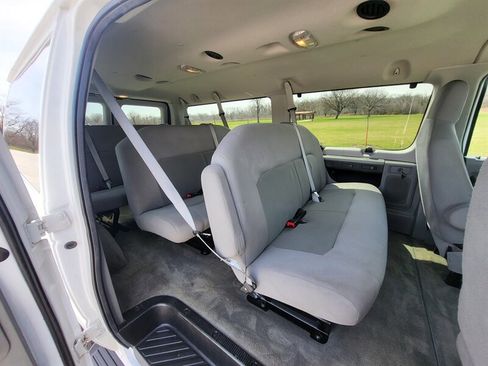 Used 2014 Ford E-350 and Econoline 350 XLT image 13