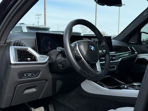 Used 2025 BMW X5 xDrive40i w/ Premium Enhanced Package image 17