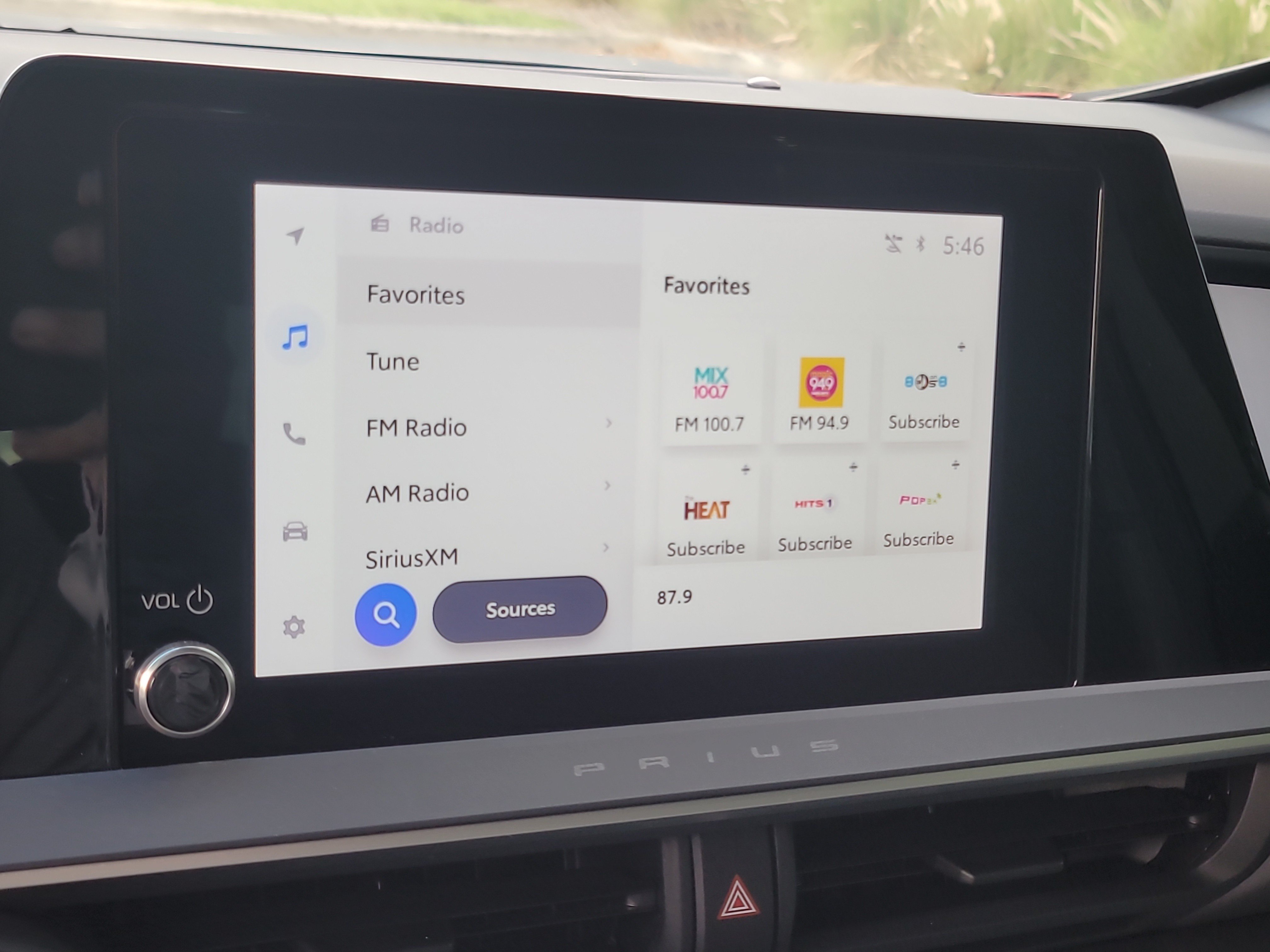 Certified 2025 Toyota Prius LE FWD image 22