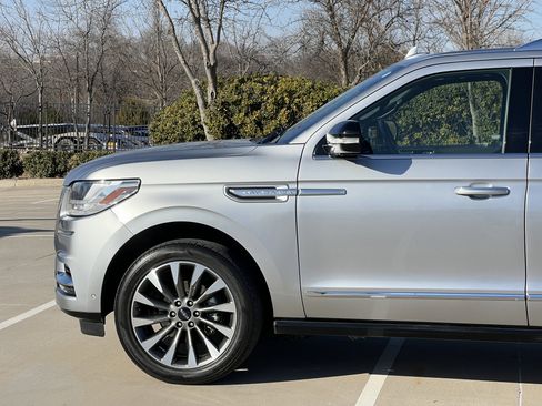 Used 2021 Lincoln Navigator Reserve image 5
