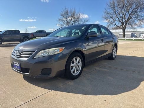 Used 2011 Toyota Camry LE w/ LE Extra-Value Pkg image 4