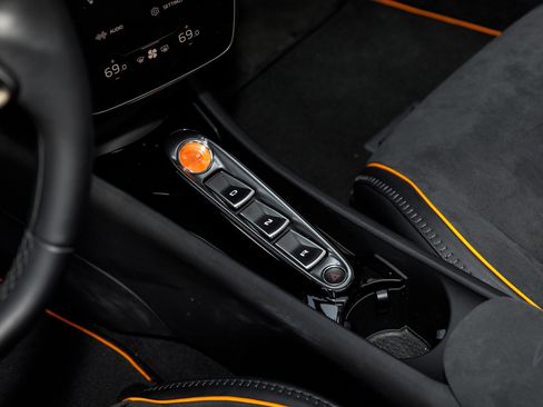 New 2025 McLaren Artura Spider image 43