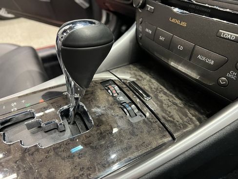 Used 2010 Lexus IS 350C image 39