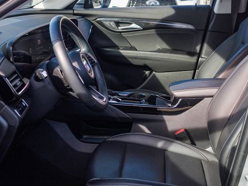 Used 2025 Buick Envision Preferred image 18