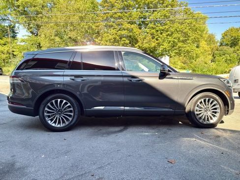 Used 2020 Lincoln Aviator Reserve w/ Equipment Group 201A image 6