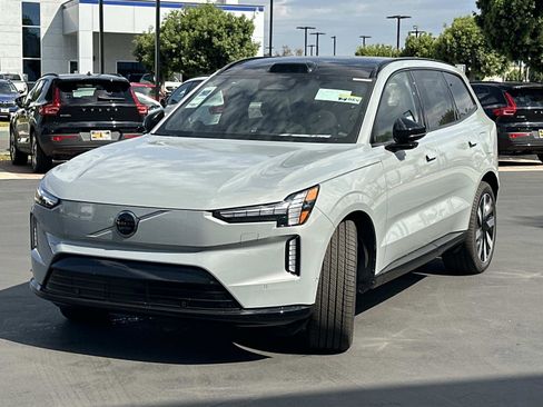 New 2025 Volvo EX90 Ultra image 6