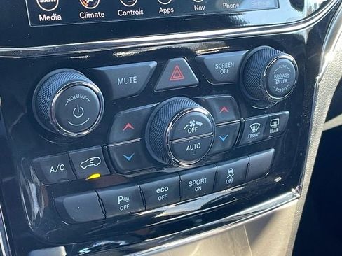 Used 2021 Jeep Grand Cherokee Limited w/ Luxury Group II image 21