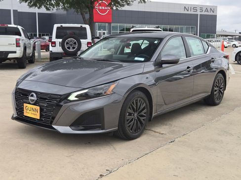 New 2026 Nissan Altima 2.5 SV FWD image 7