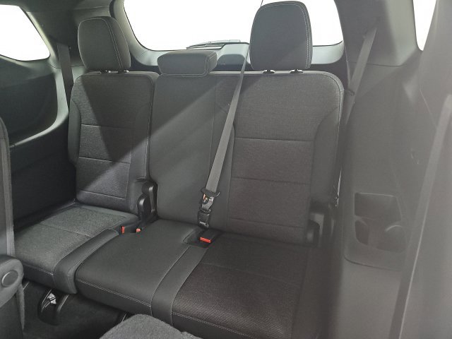 Used 2026 Chevrolet Traverse LT FWD image 4