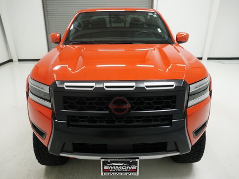 Used 2025 Nissan Frontier PRO-4X w/ Tow Package AWD/4WD image 2