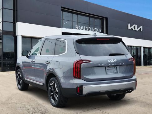 Used 2023 Kia Telluride S w/ S Sunroof Package FWD image 6