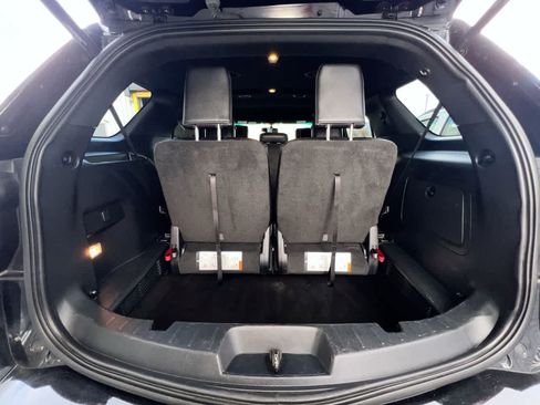Used 2017 Ford Explorer XLT w/ Equipment Group 202A AWD/4WD image 25