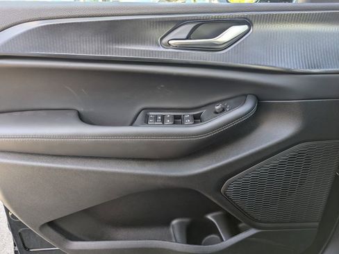 New 2025 Jeep Grand Cherokee Altitude image 15