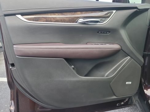 Used 2020 Cadillac XT6 Premium Luxury FWD image 16