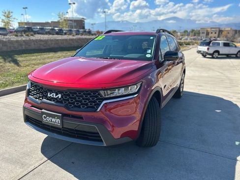 Used 2022 Kia Sorento S image 3