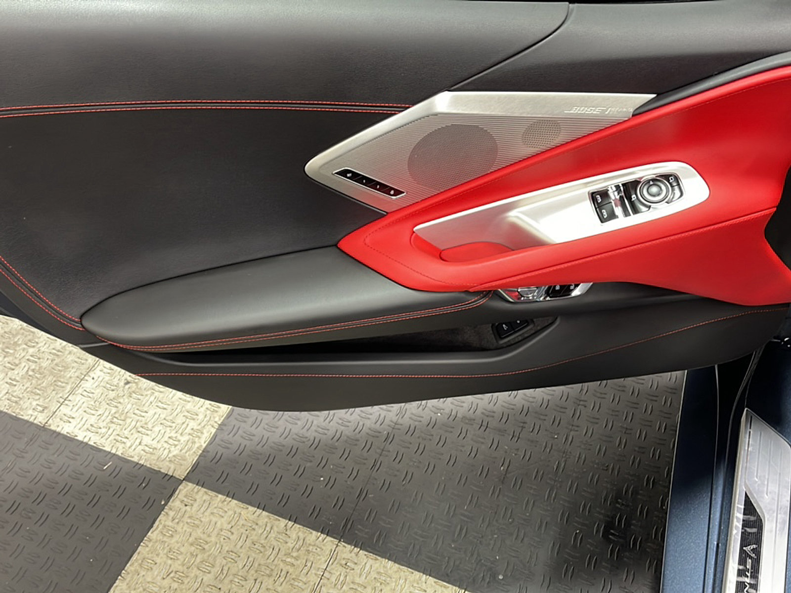 Used 2020 Chevrolet Corvette Stingray Preferred Cpe w/ 2LT Preferred Equipment Group RWD image 13