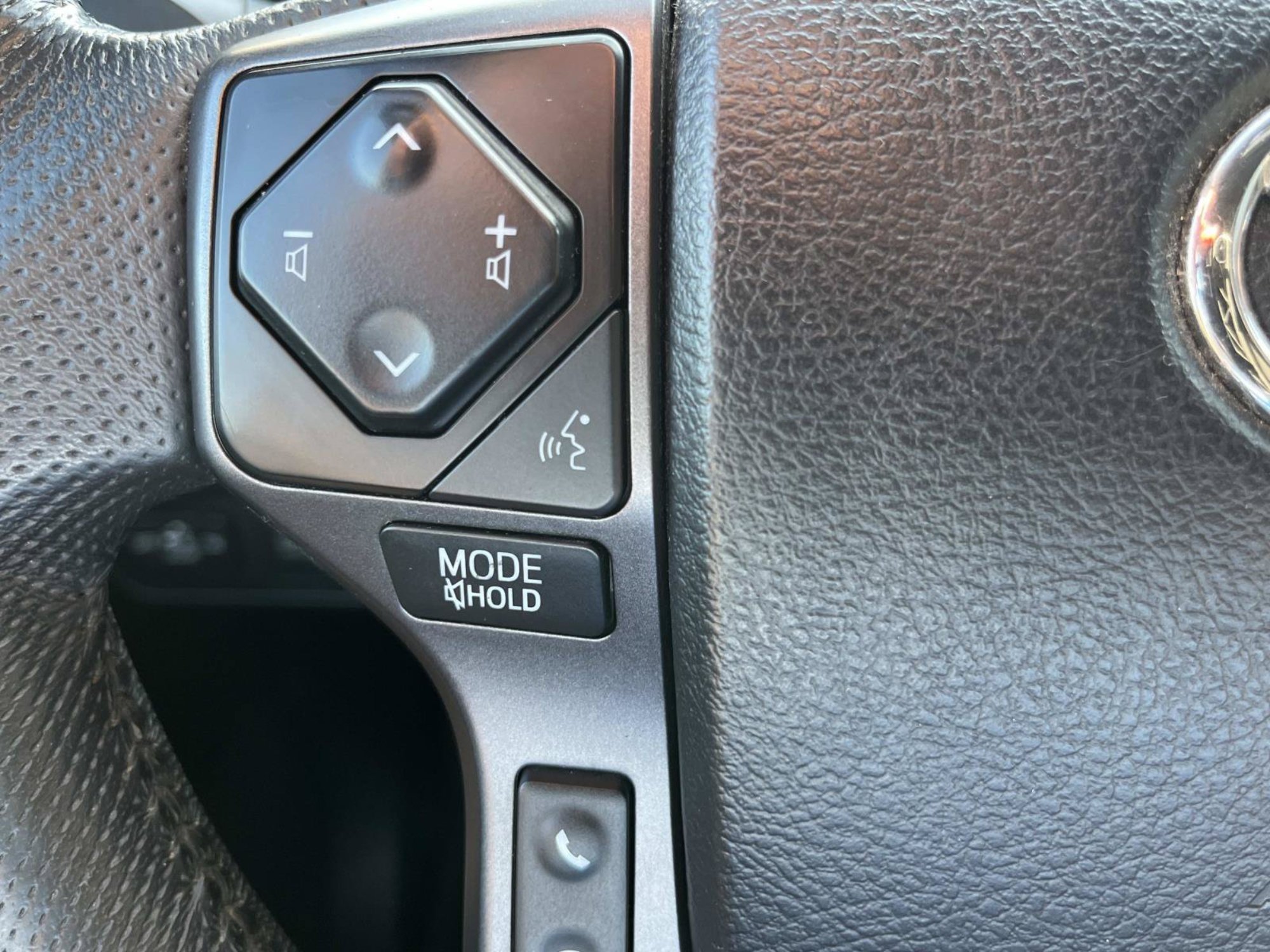Used 2022 Toyota Tacoma TRD Off-Road AWD/4WD image 26