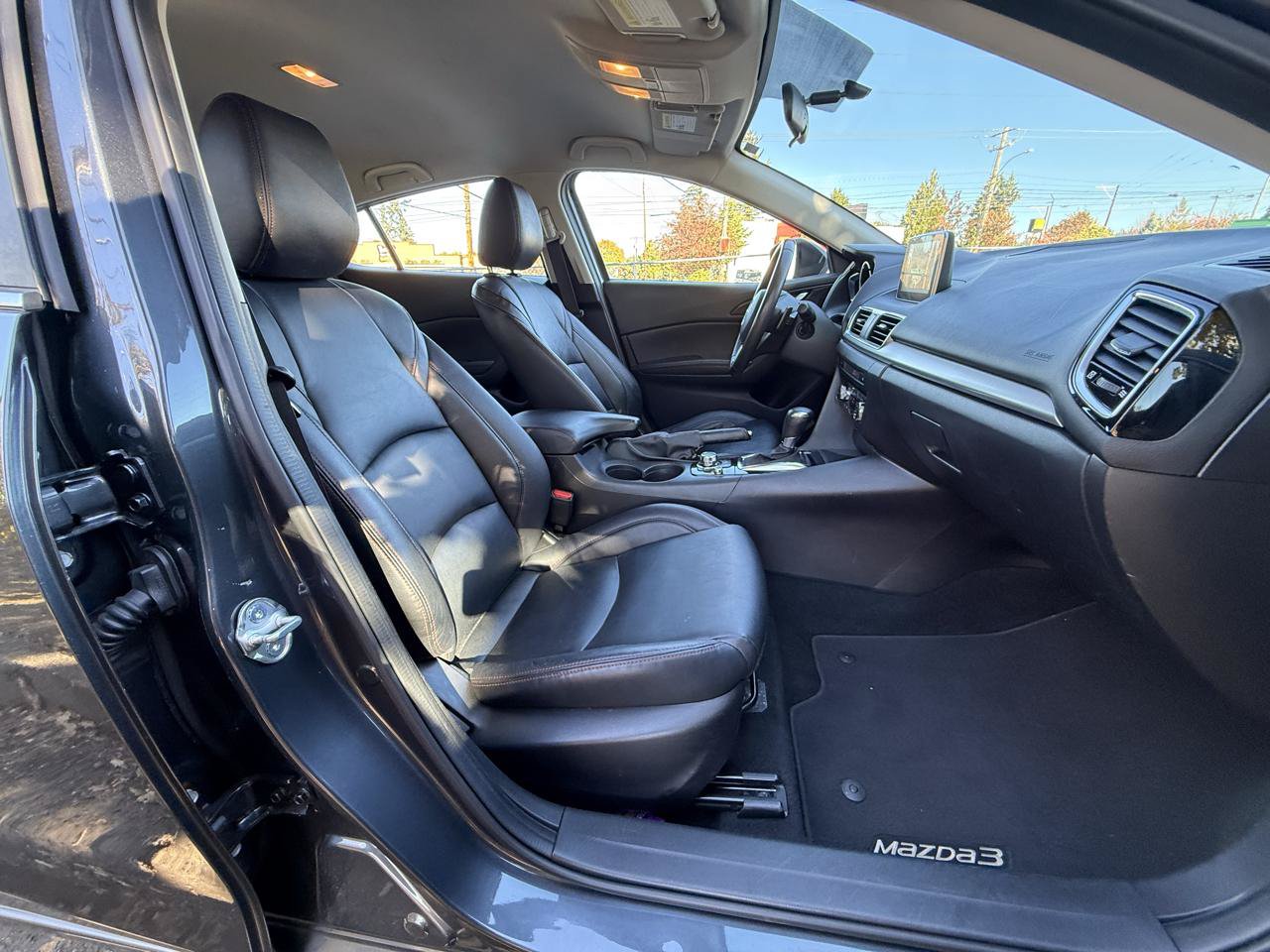 Used 2014 MAZDA MAZDA3 s Touring FWD image 18