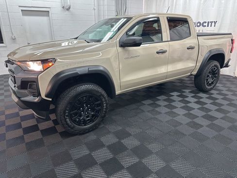 Used 2023 Chevrolet Colorado Trail Boss w/ Advanced Trailering Package AWD/4WD image 5