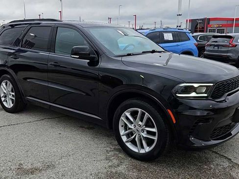Used 2024 Dodge Durango GT RWD image 2