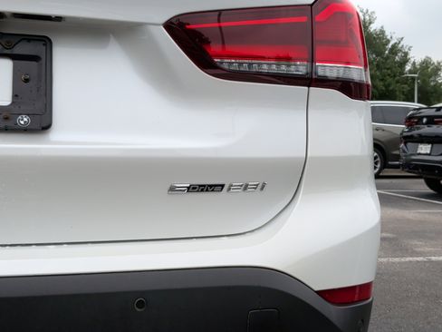 Used 2021 BMW X1 sDrive28i w/ Premium Package FWD image 12