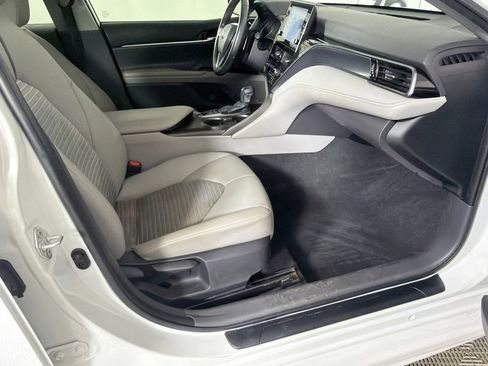 Used 2022 Toyota Camry SE w/ Audio Upgrade Package image 14