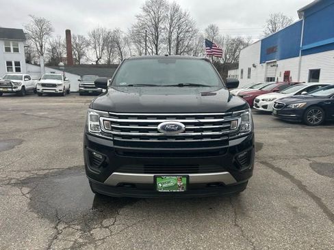Used 2018 Ford Expedition XLT AWD/4WD image 3
