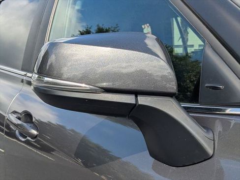 Certified 2024 Toyota Highlander XLE FWD image 13