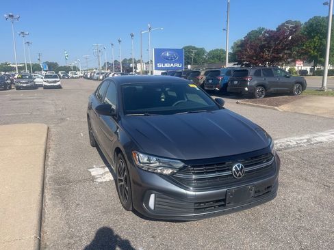 Used 2023 Volkswagen Jetta Sport FWD image 2
