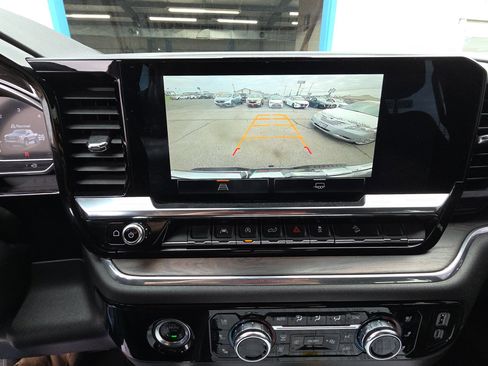 Used 2024 GMC Sierra 1500 SLT w/ SLT Convenience Package image 12