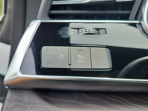 Used 2021 Audi Q8 Premium Plus w/ Premium Plus Package AWD/4WD image 23