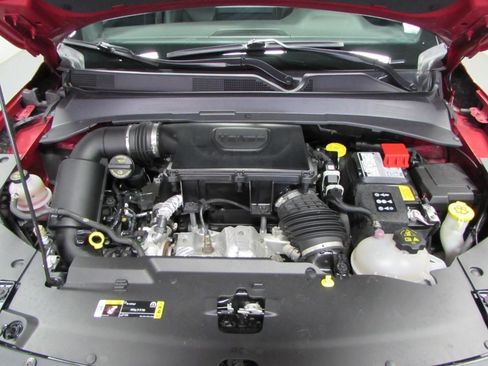 Used 2025 Jeep Compass Trailhawk AWD/4WD image 10